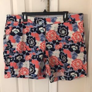 Plus Size 18W Flower High Waisted Shorts